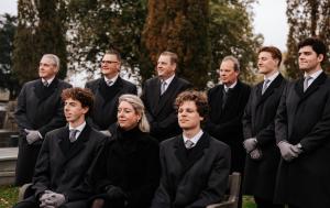 Het team van Begrafenissen Loots staat je bij